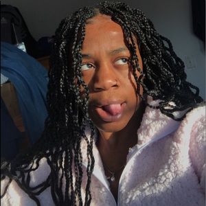 Meet your Posher, Sonta